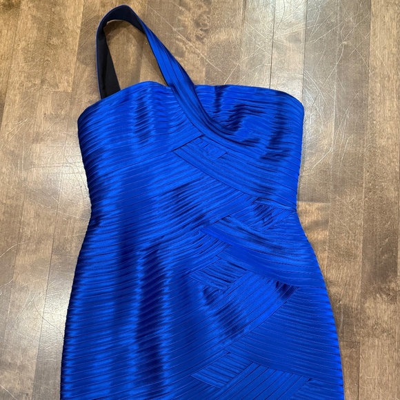 BCBG bandeau blue mini dress with one strap, size 8 - Picture 1 of 1
